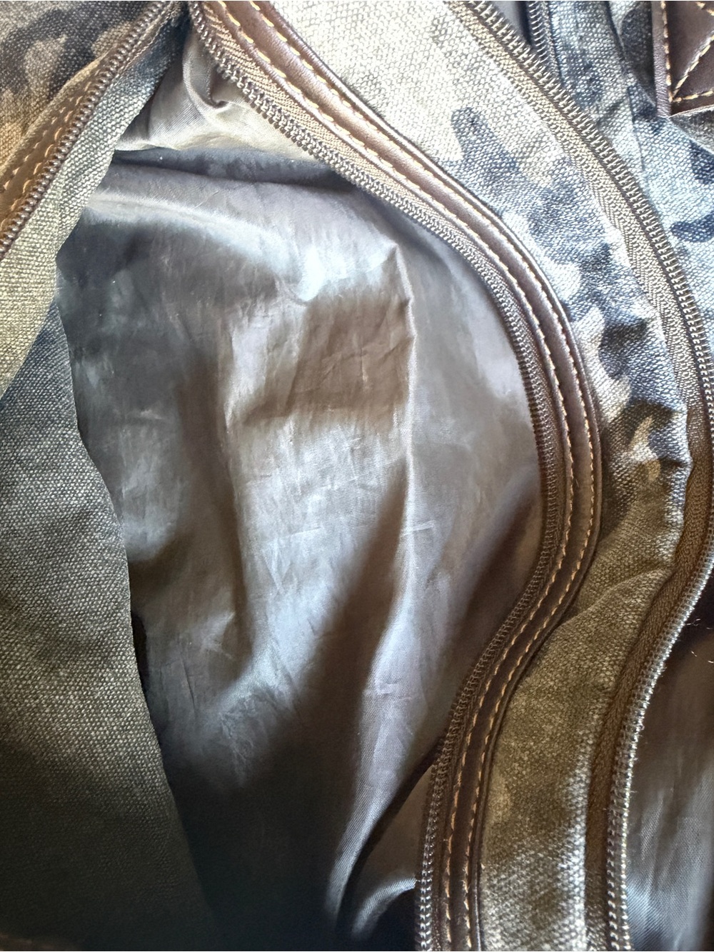Dark green Camo Women's Shoulder Bag - Versatile Everyday Carry - Picture 5 of 5